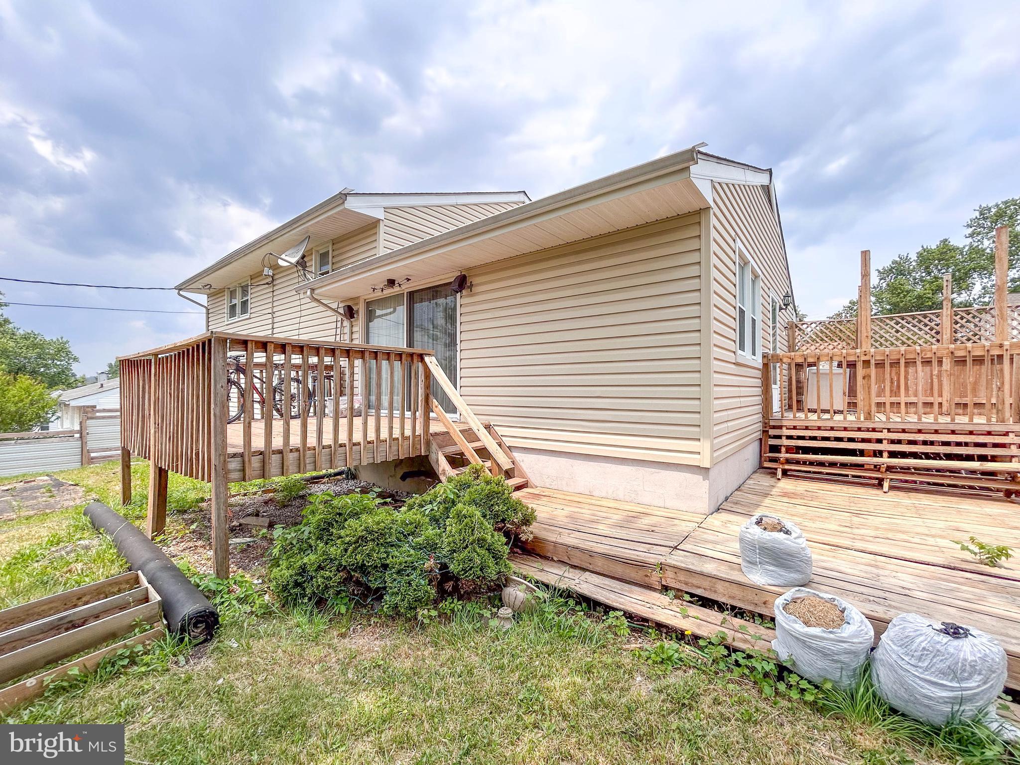 ORCHARD HILLS - Residential