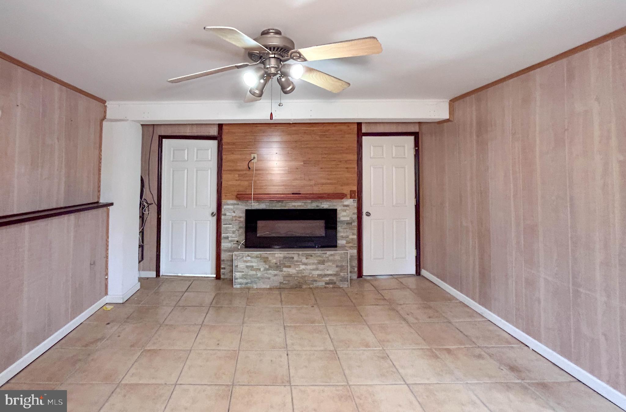 ORCHARD HILLS - Residential