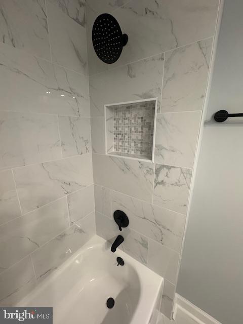 LANHAM VILLAGE - Residential