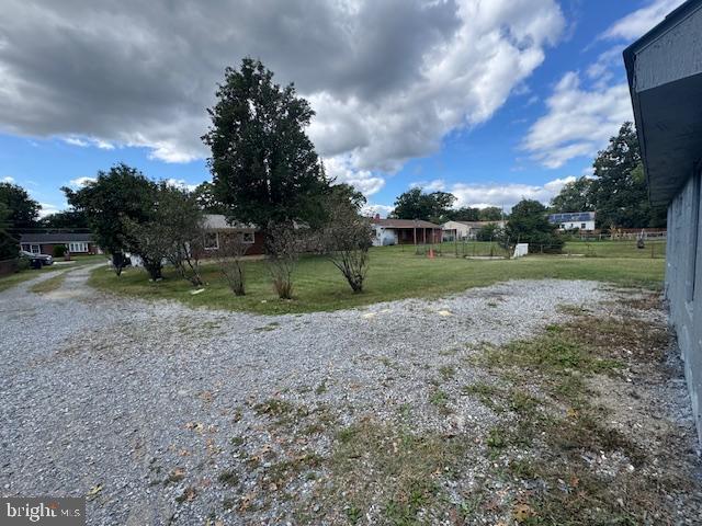 LANHAM VILLAGE - Residential