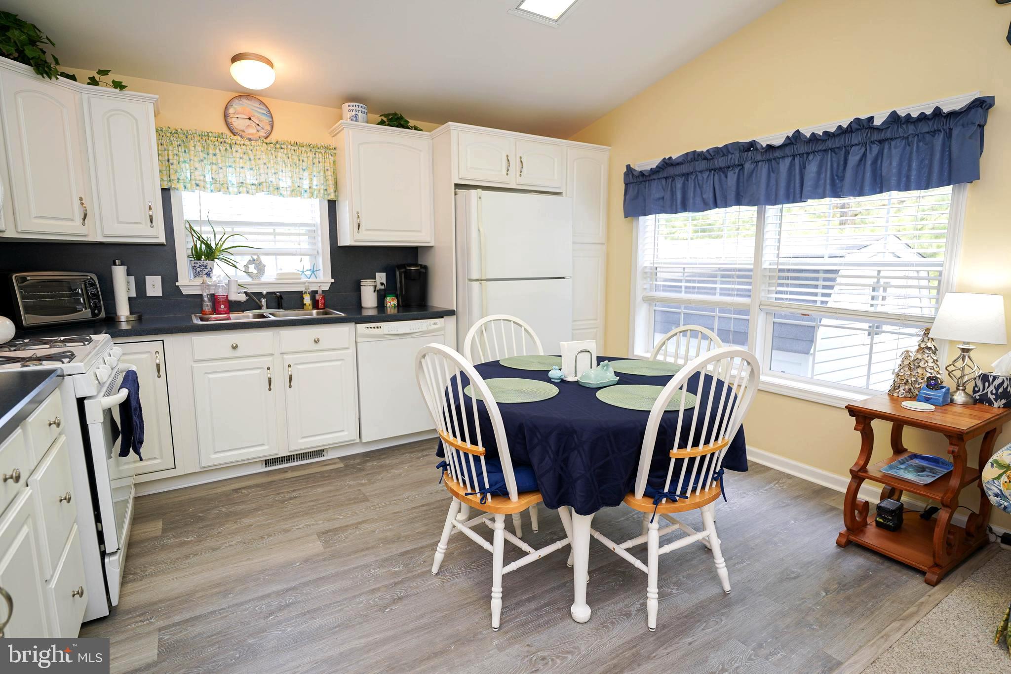 WHITE HORSE PARK I - Residential