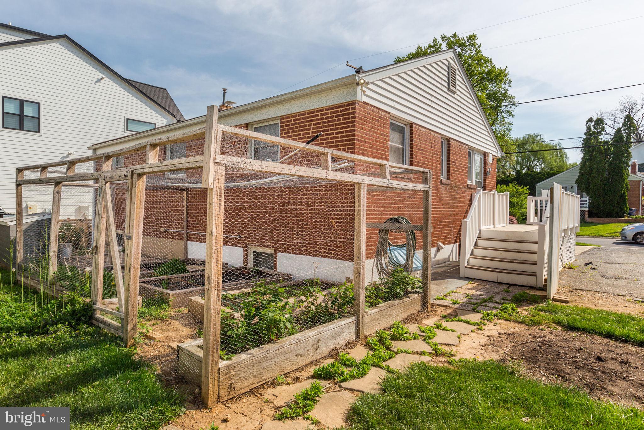 GEORGETOWN VILLAGE - Residential