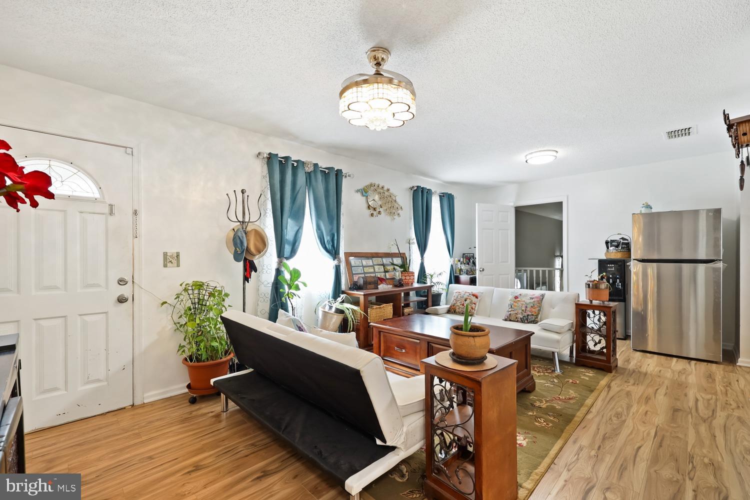 9463 ROGUES ROAD