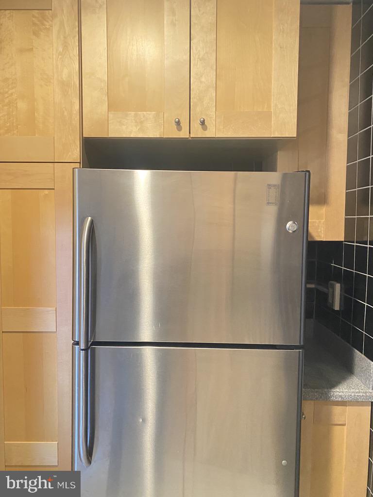 RIVER PLACE - Residential Lease