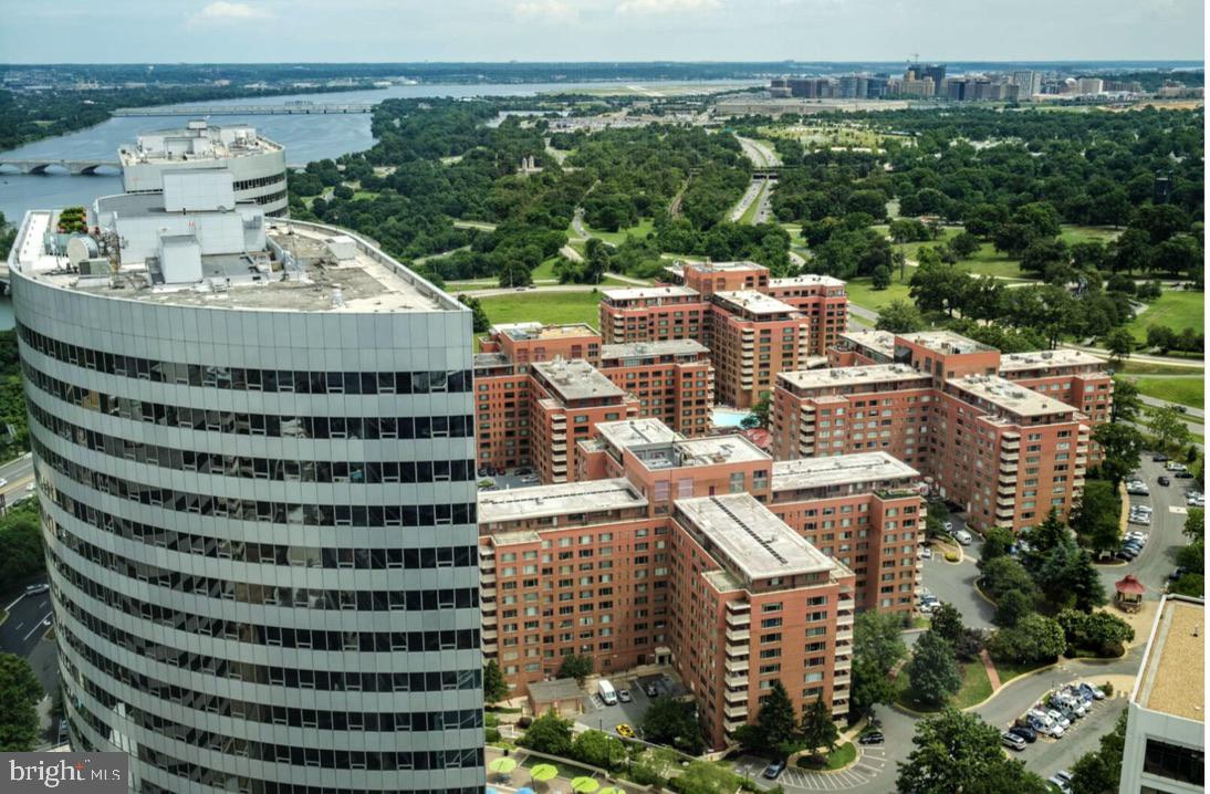 RIVER PLACE - Residential Lease