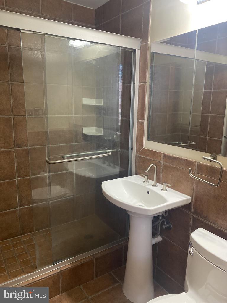 RIVER PLACE - Residential Lease