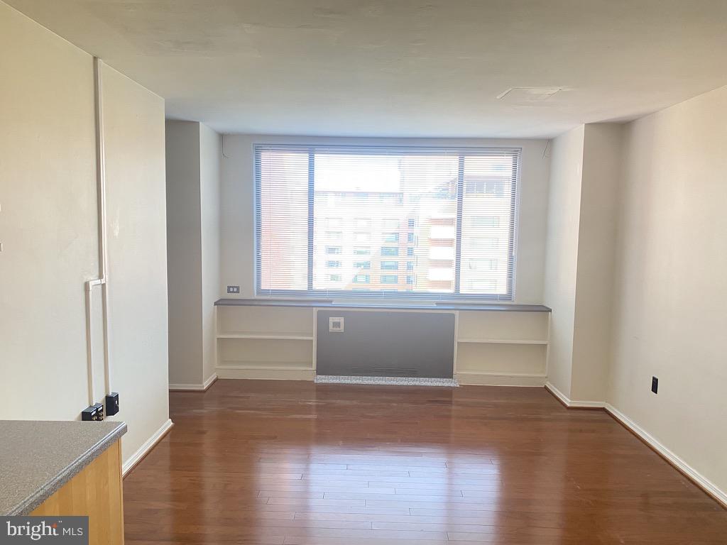 RIVER PLACE - Residential Lease