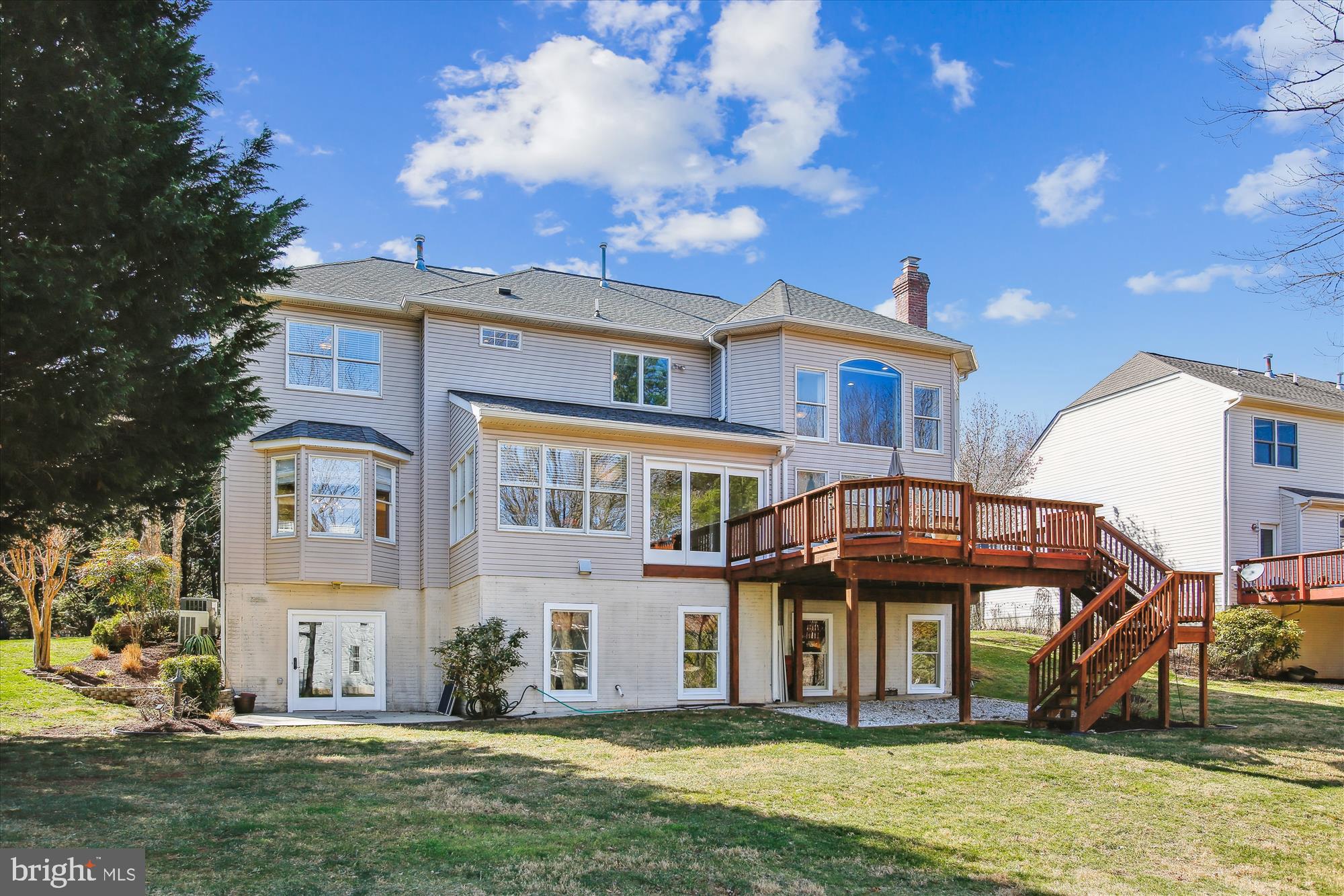 QUINCE ORCHARD KNOLLS - Residential