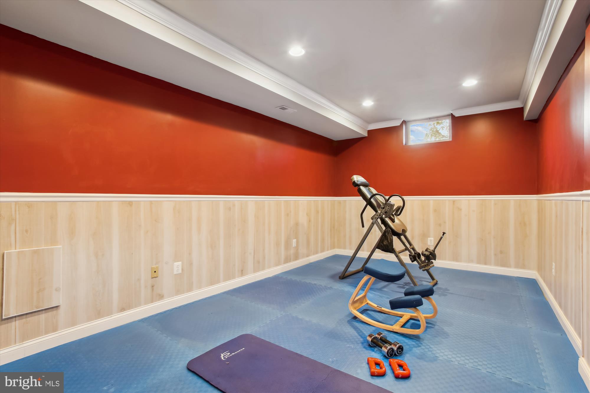 QUINCE ORCHARD KNOLLS - Residential