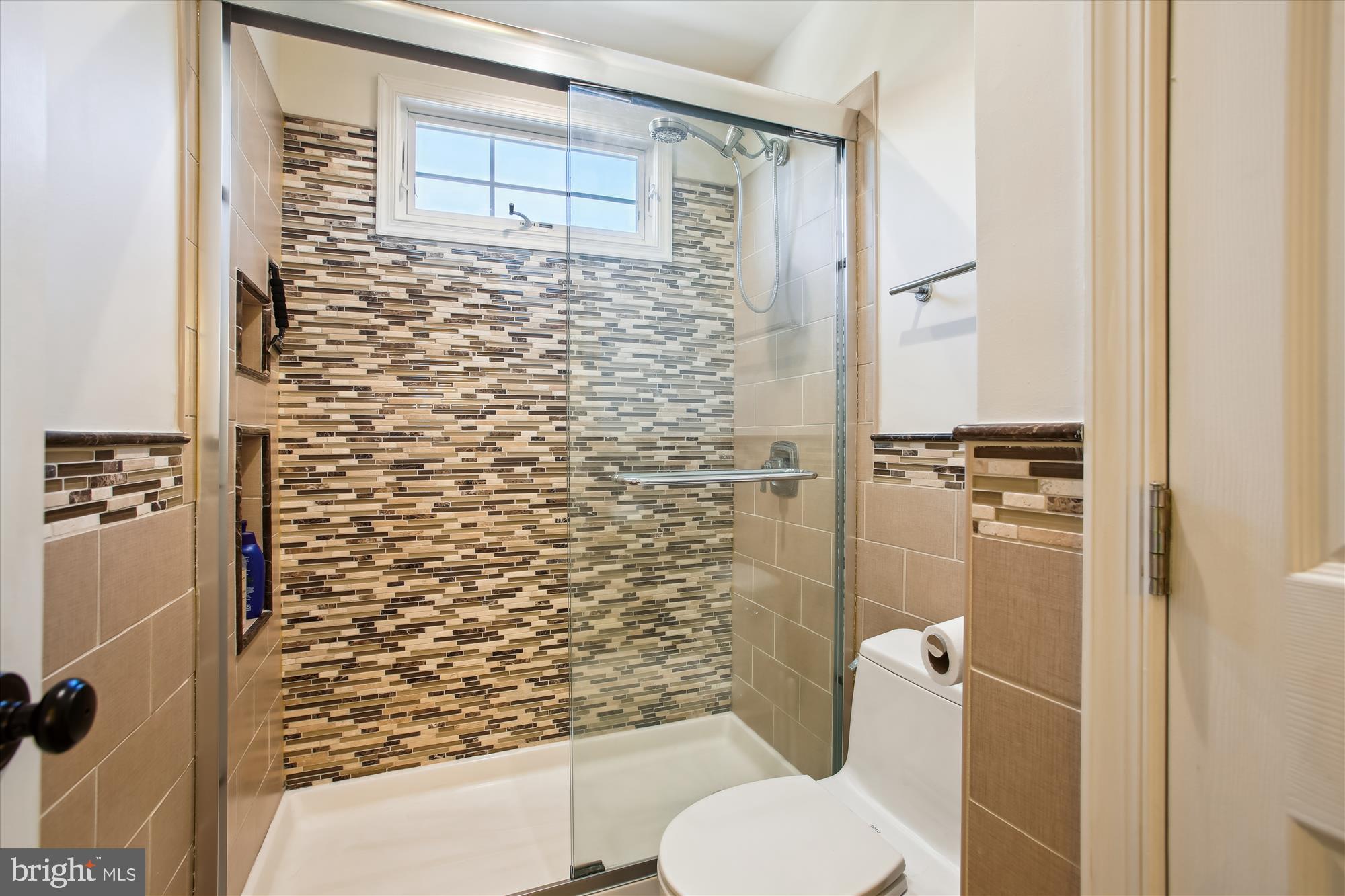 QUINCE ORCHARD KNOLLS - Residential