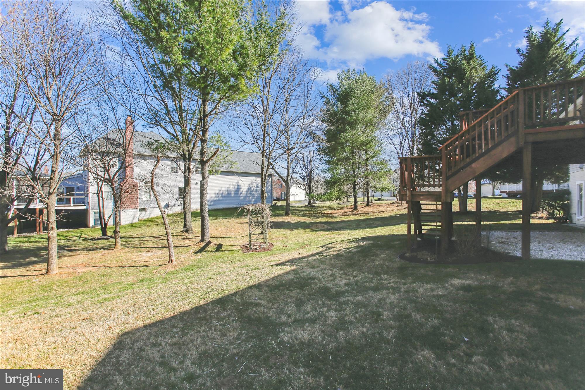 QUINCE ORCHARD KNOLLS - Residential