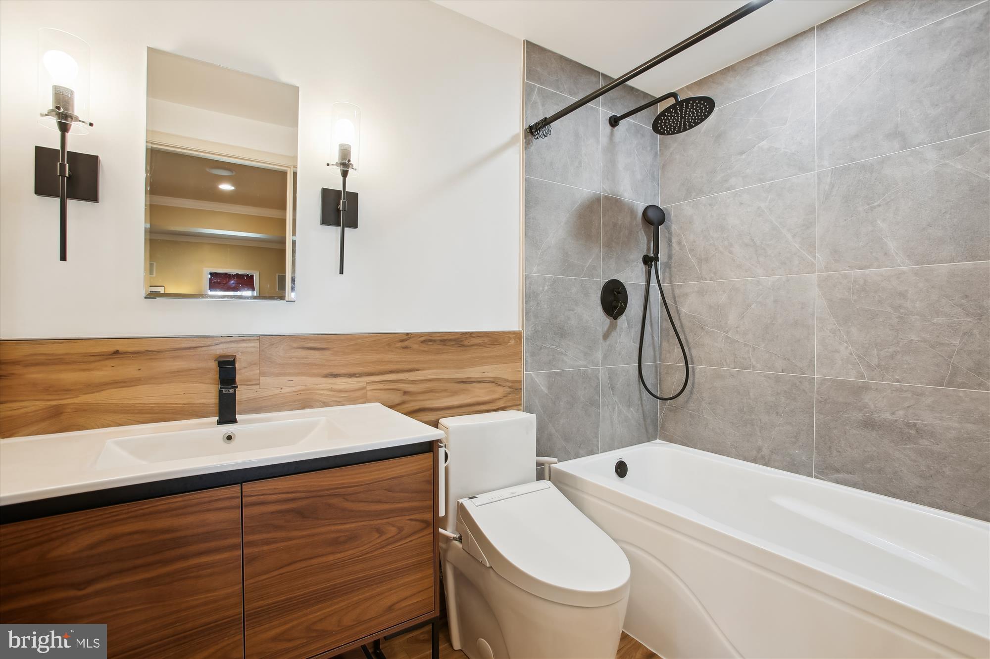 QUINCE ORCHARD KNOLLS - Residential