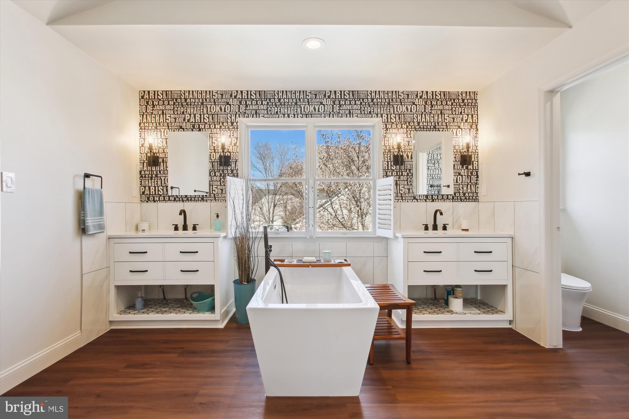 QUINCE ORCHARD KNOLLS - Residential