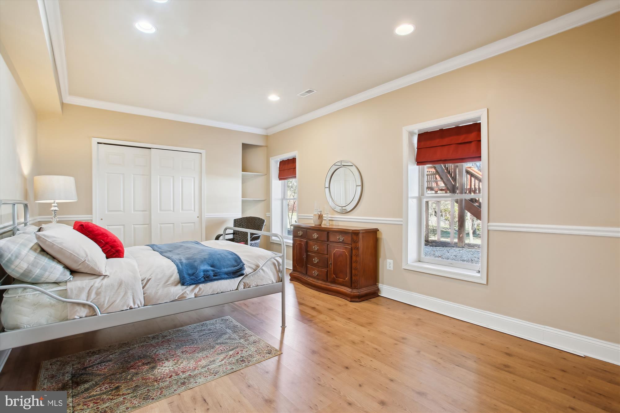 QUINCE ORCHARD KNOLLS - Residential