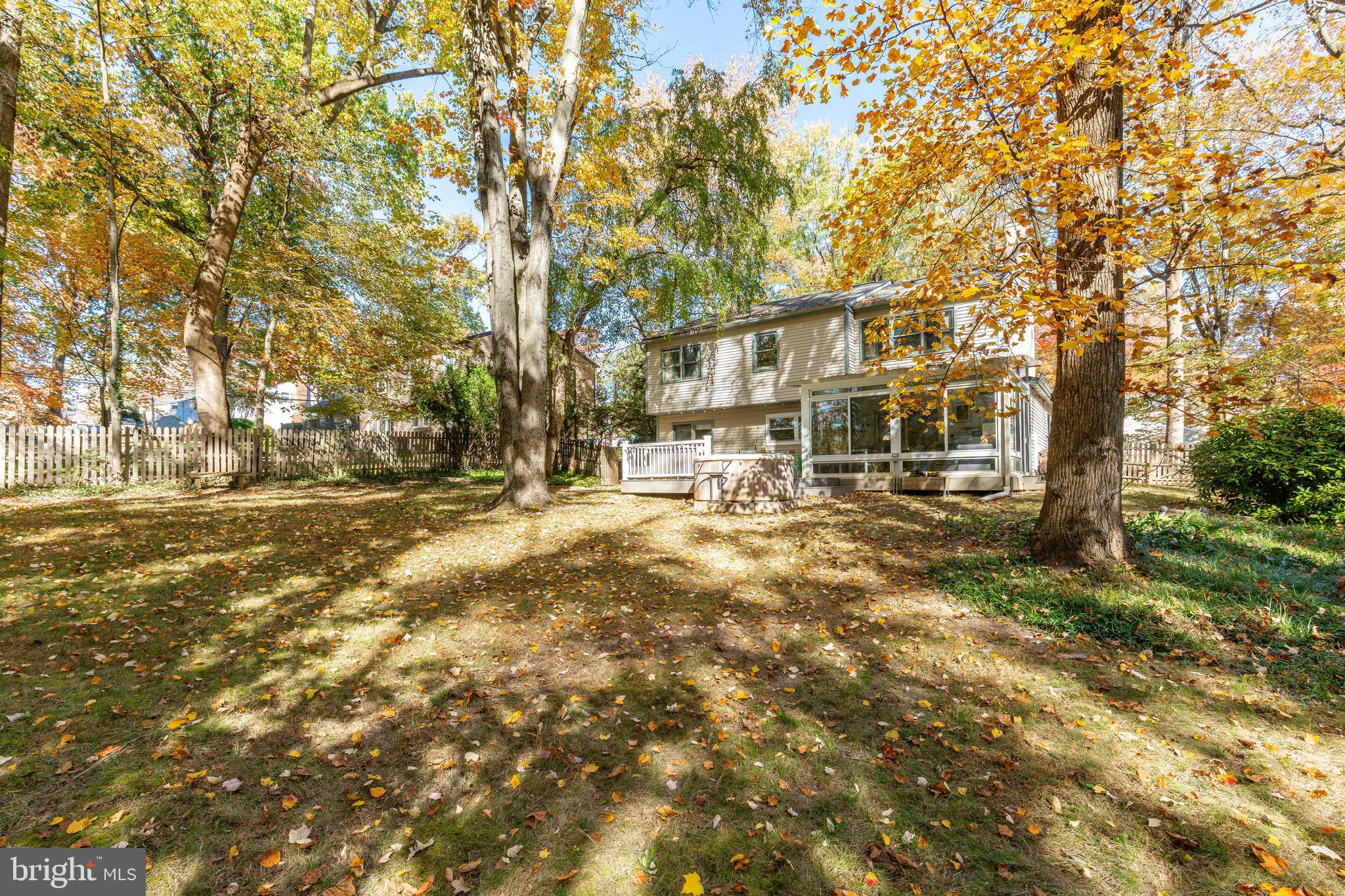 LAFAYETTE HILL - Residential