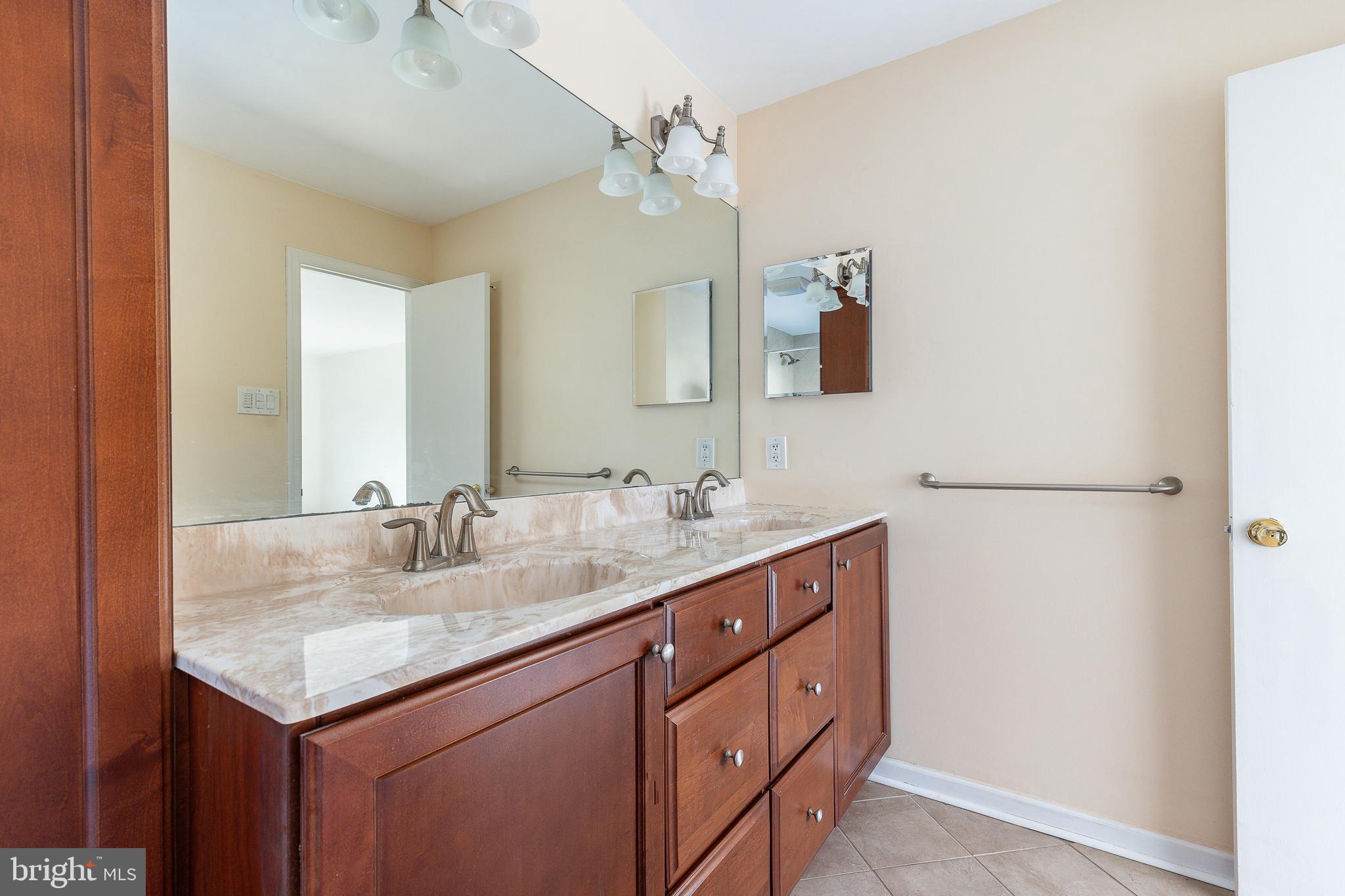 LAFAYETTE HILL - Residential