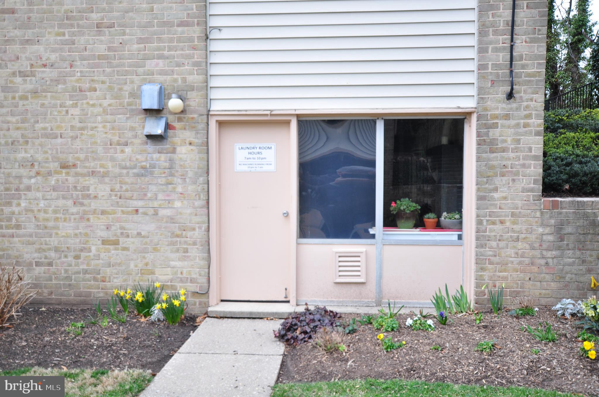 MONTGOMERY CENTURY - Residential Lease