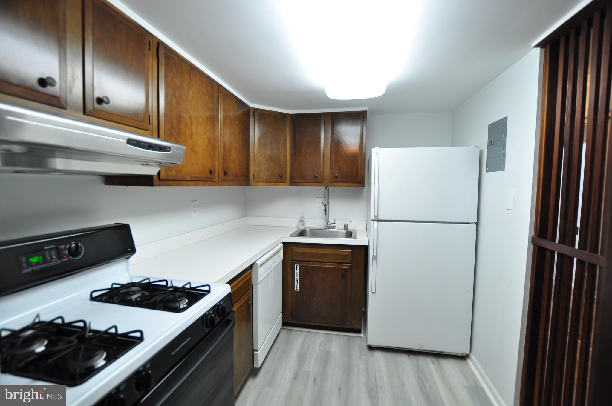 MONTGOMERY CENTURY - Residential Lease