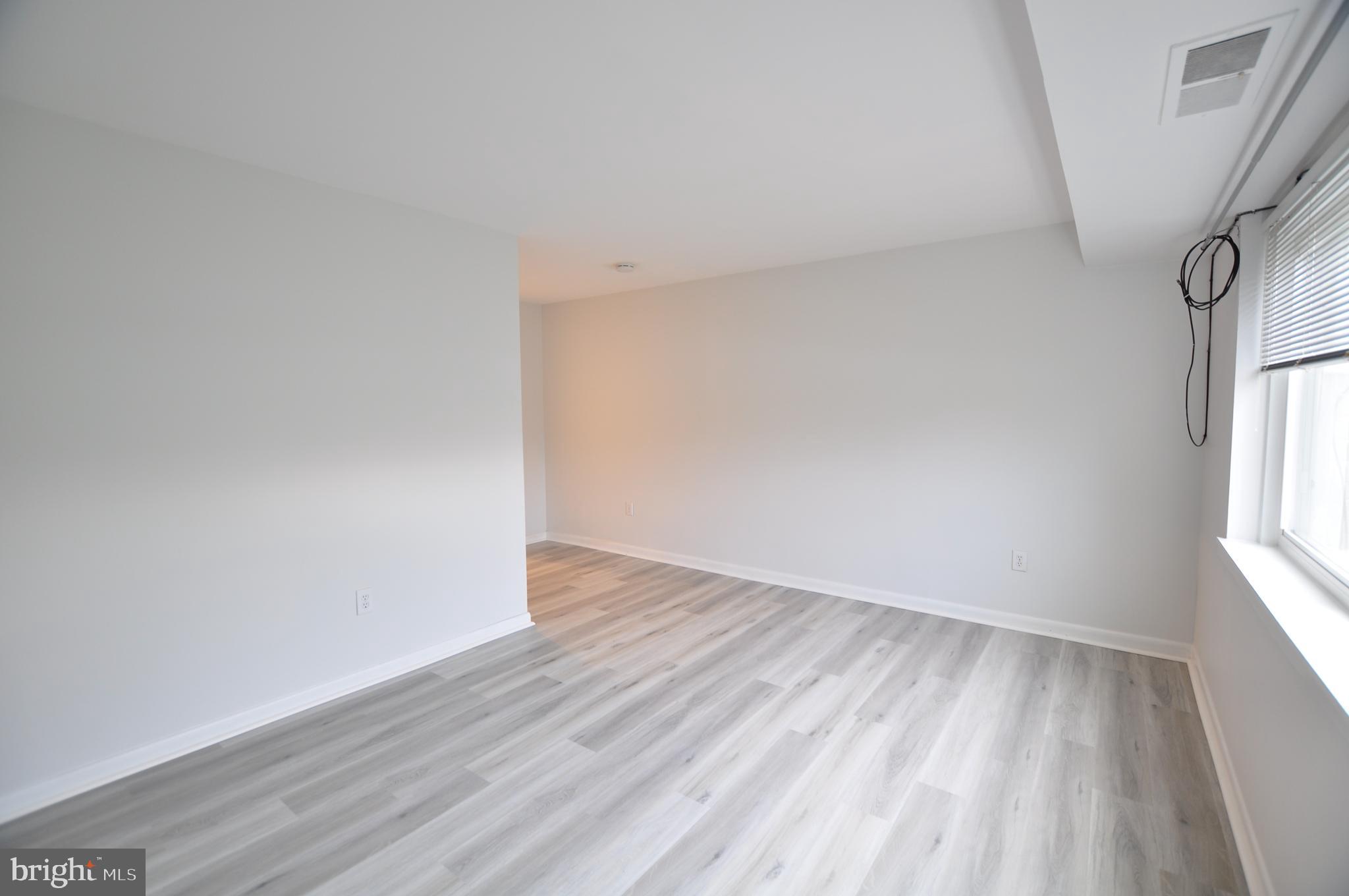 MONTGOMERY CENTURY - Residential Lease