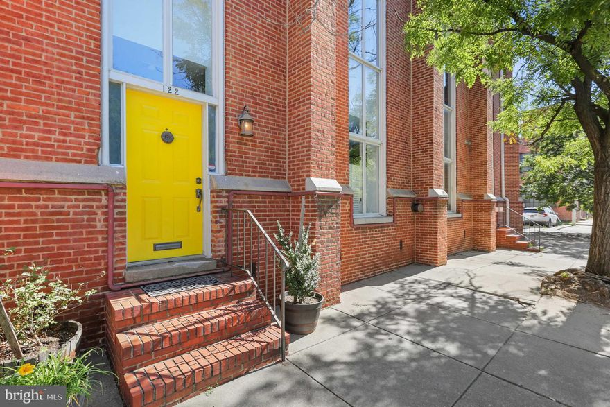 IMMACULATE HOME IN THE HEART OF OTTERBEIN NOW AVAILABLE. OVERSIZED RESIDENCE WITH 2 BEDROOMS AND 2.5 BATHROOMS. OFF STREET PARKING PAD. GLISTENING HARDWOODS CASCADE THROUGHOUT. GRANITE COUNTERS. GAS FIREPLACE. CUSTOM PLANTATION SHUTTERS. LOADS OF NATURAL LIGHT. HIGH CEILINGS. TONS OF STORAGE. WALK-IN SHOWERS. WALK-IN CLOSETS.  2ND LEVEL LAUNDRY. CLOSE PROXIMITY TO RETAIL SHOPPING, LOCAL DINING, DOWNTOWN, STADIUMS, AND ALL MAJOR HIGHWAYS. SCHEDULE A PRIVATE TOUR TODAY.