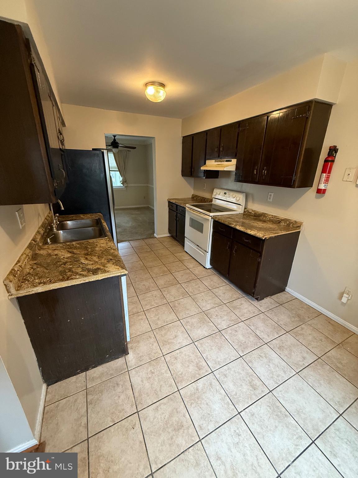 RYON WOODS - Residential Lease