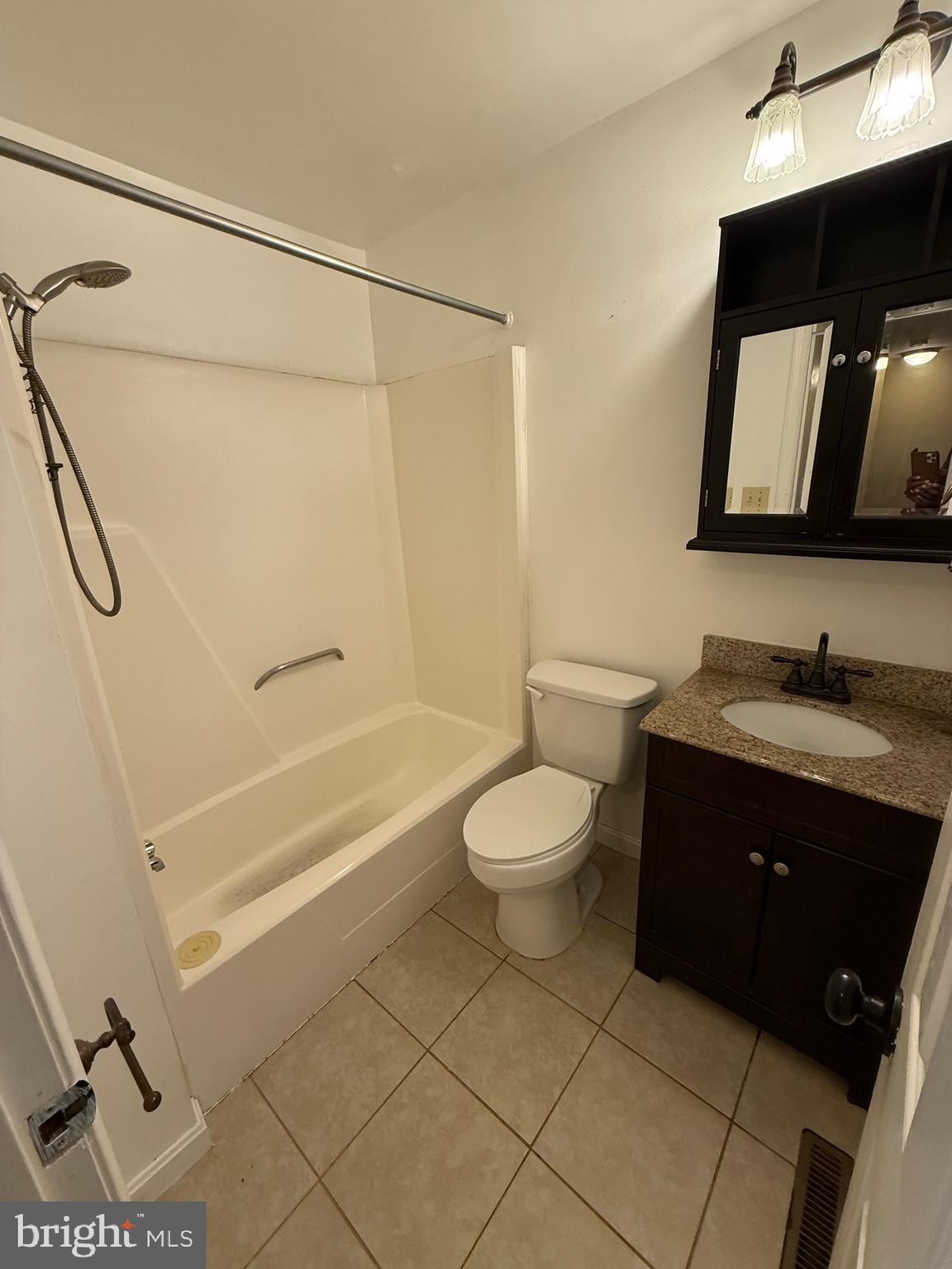 RYON WOODS - Residential Lease