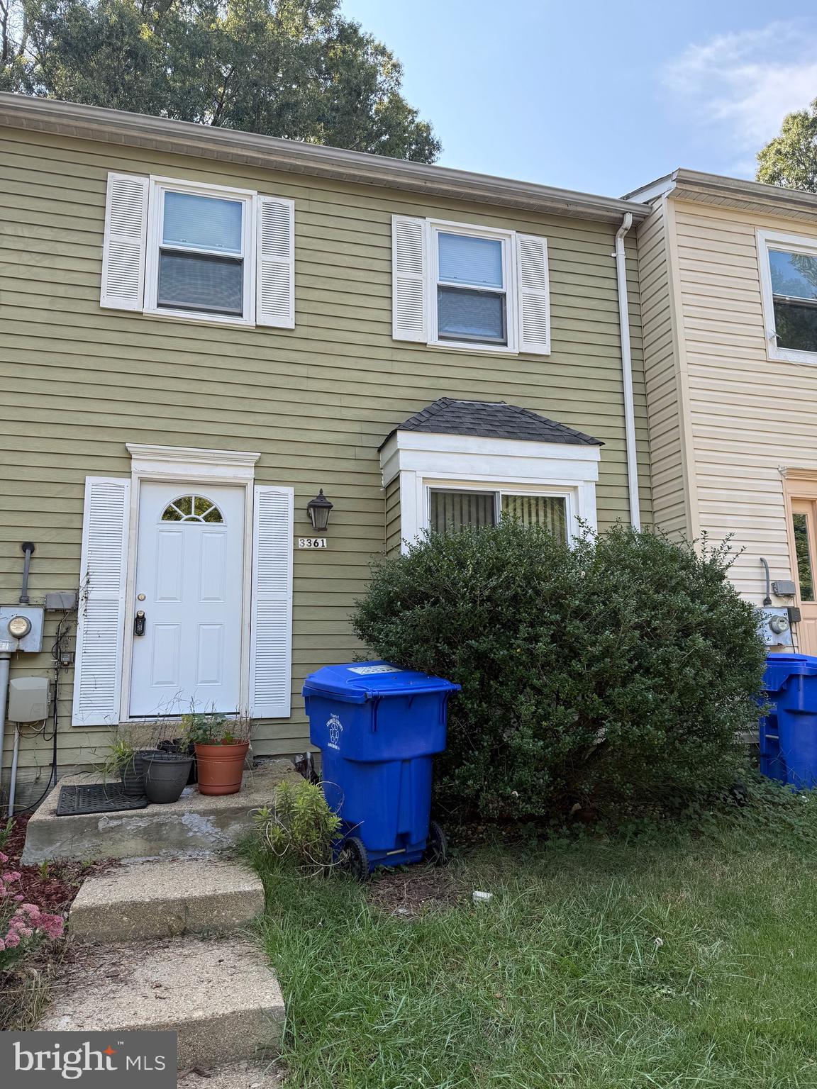 RYON WOODS - Residential Lease