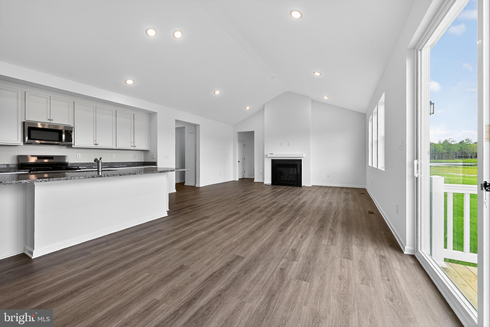 552 SHADYWOOD LANE
