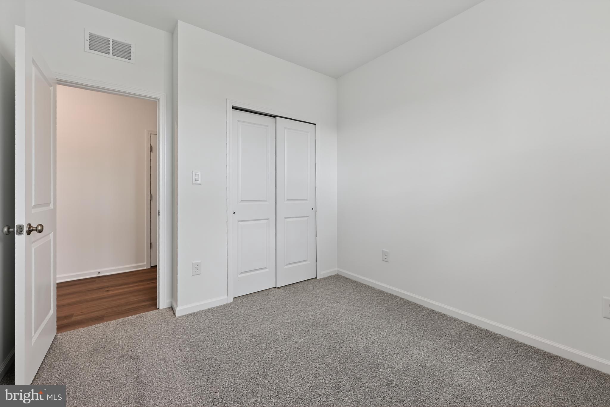 WOODFIELD - Residential