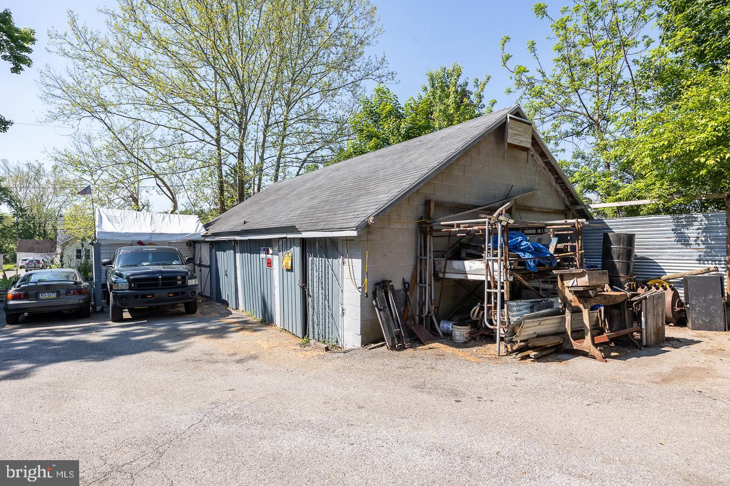 3809 N HUMPTON ROAD