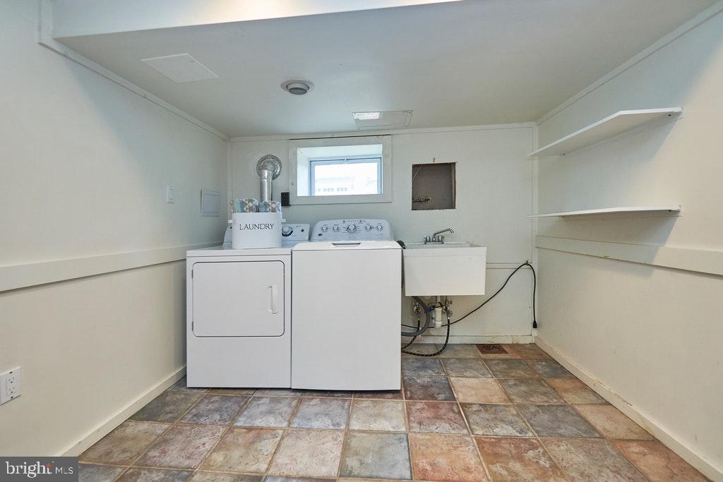 CARLIN SPRINGS - Residential