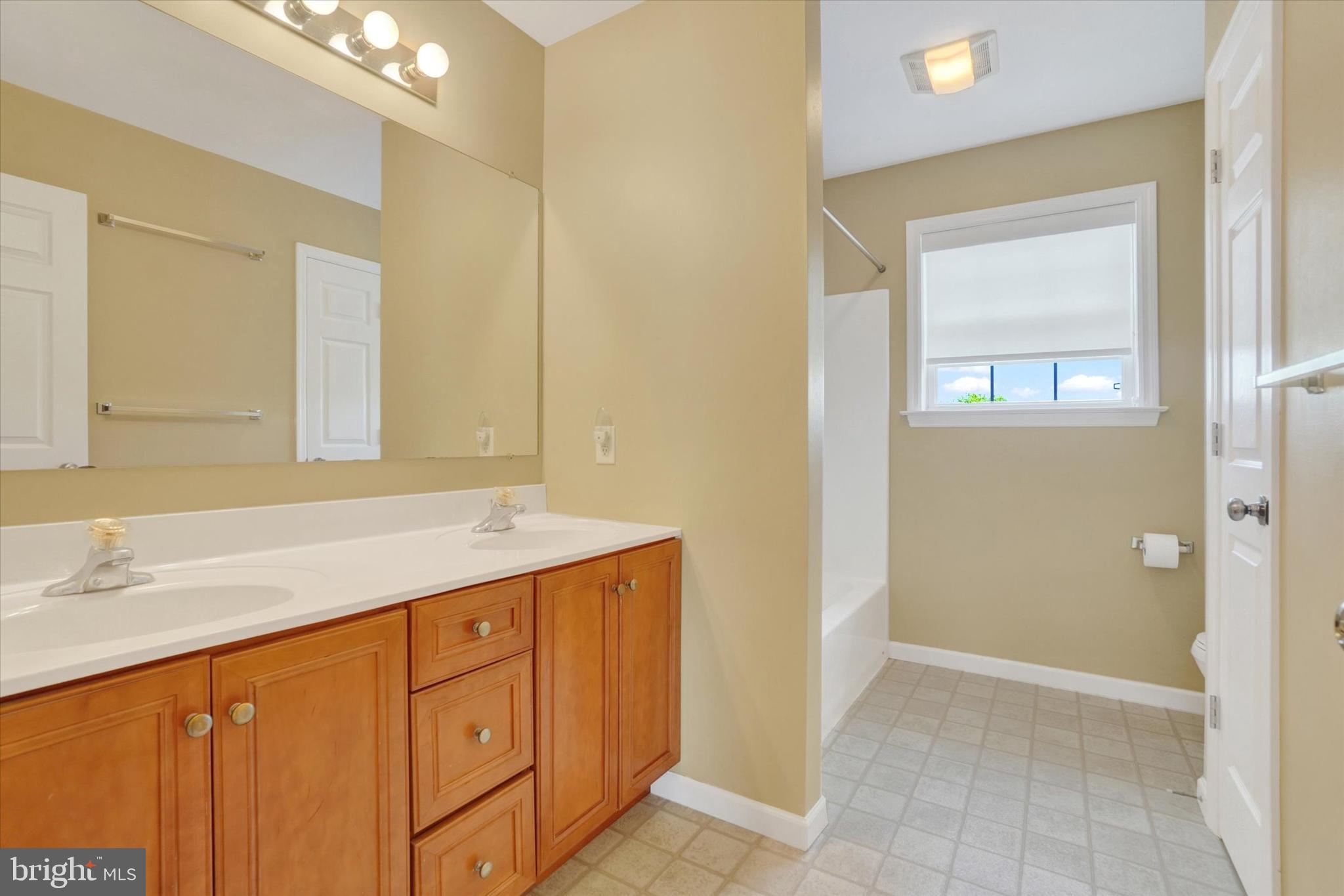 EAST MANCHESTER - Residential