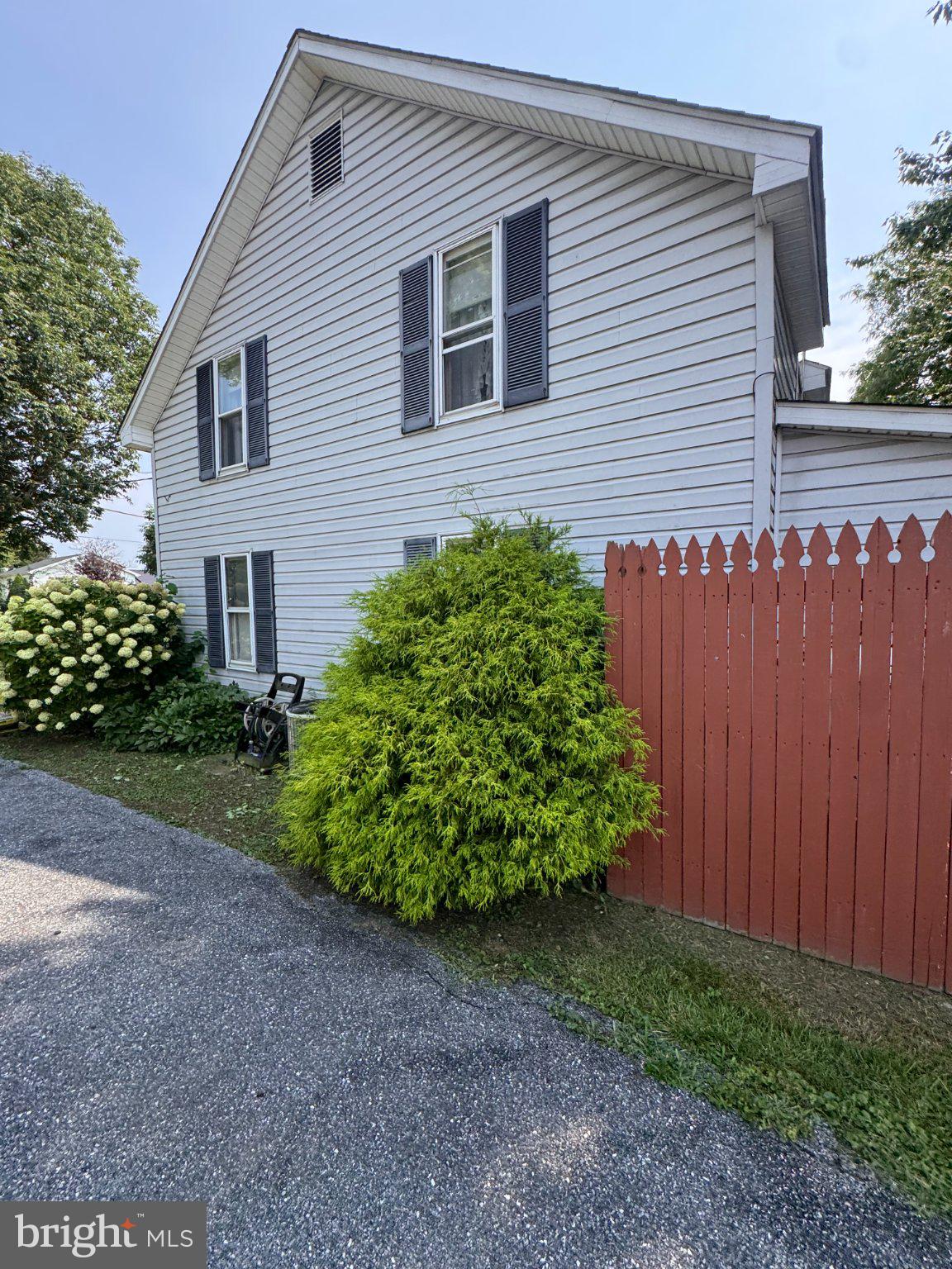 90 FAIRVIEW STREET