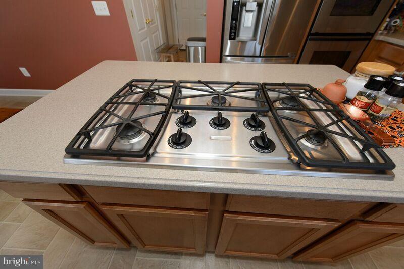 DAVIS ESTATES - Residential Lease