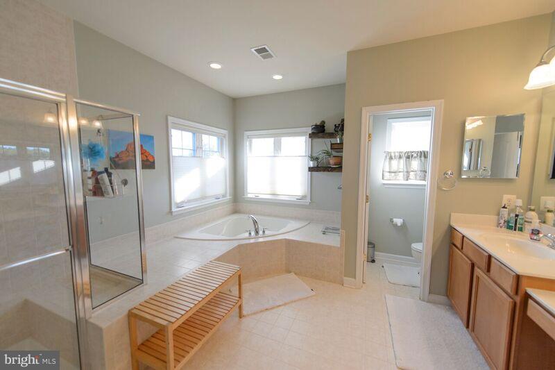 DAVIS ESTATES - Residential Lease