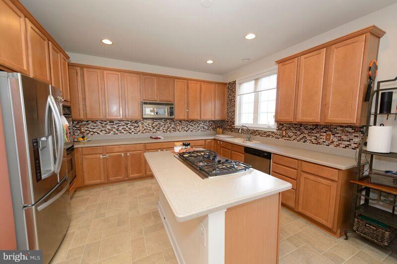 DAVIS ESTATES - Residential Lease
