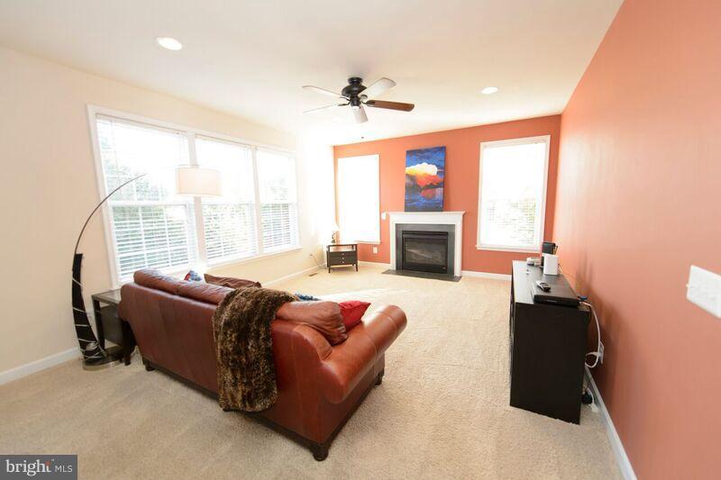 DAVIS ESTATES - Residential Lease