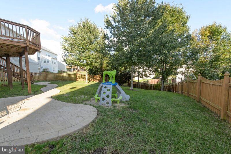 DAVIS ESTATES - Residential Lease