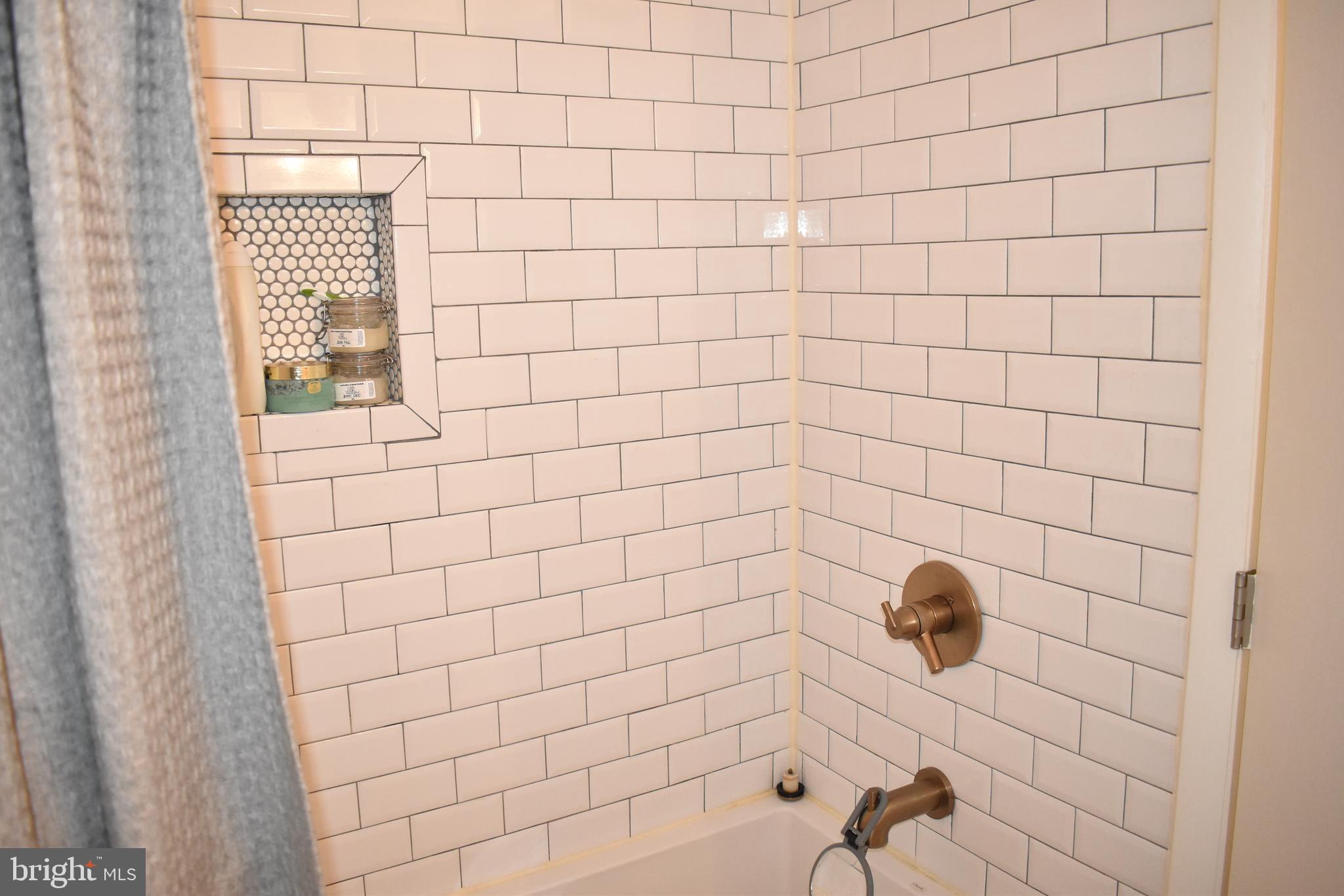 MELLWOOD HILLS - Residential