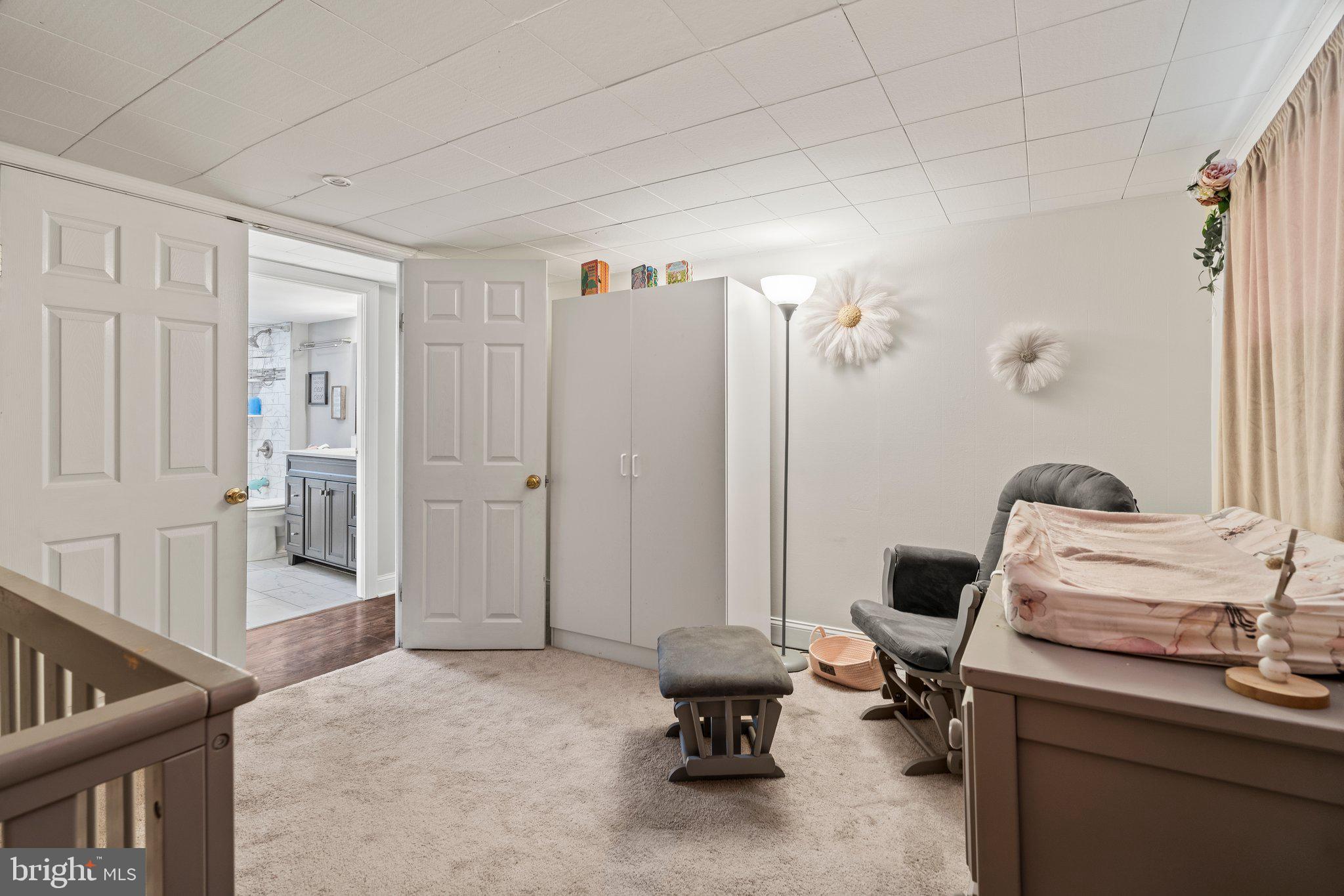 WINDSOR PASS - Residential