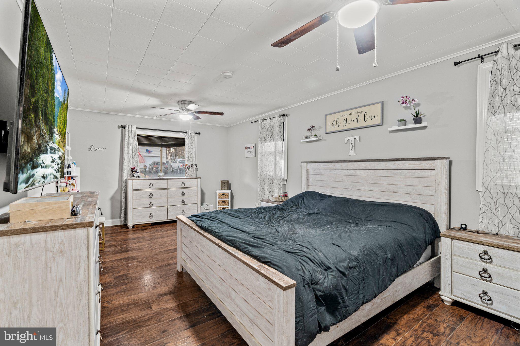 WINDSOR PASS - Residential