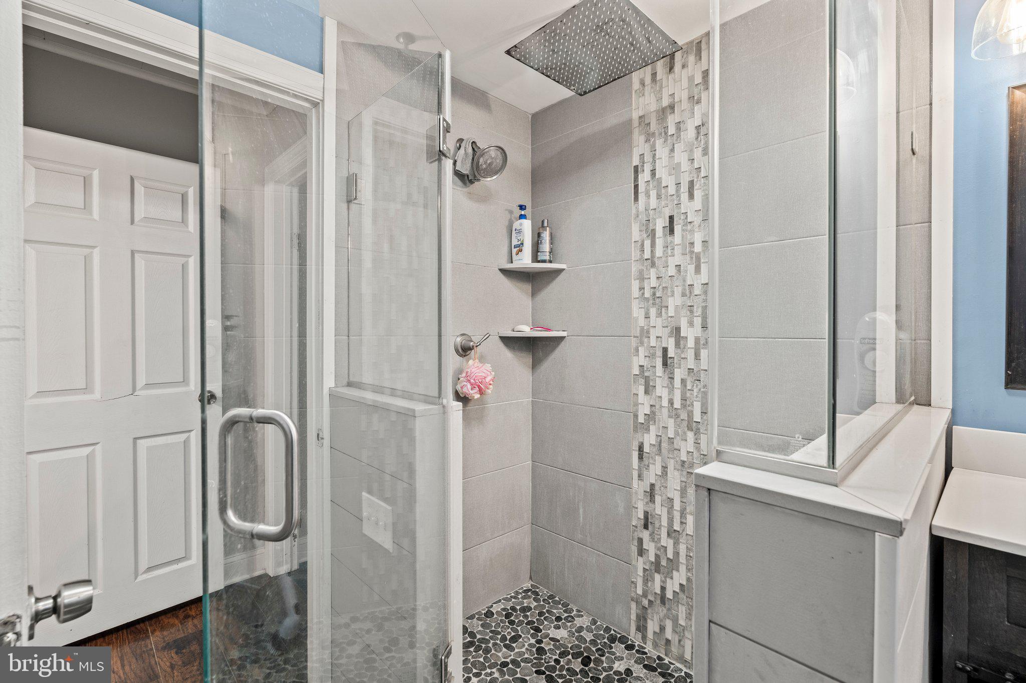 WINDSOR PASS - Residential