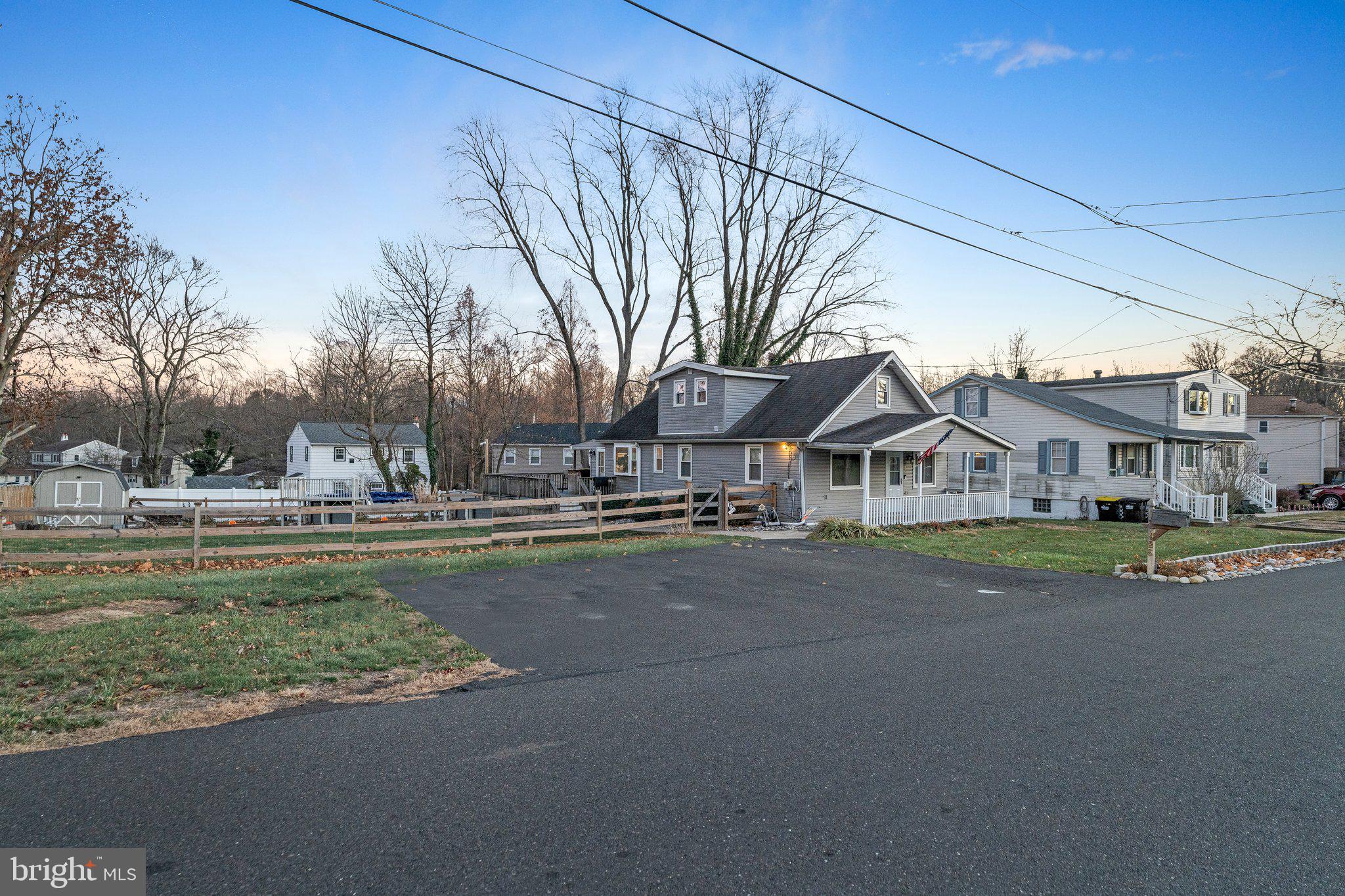 WINDSOR PASS - Residential