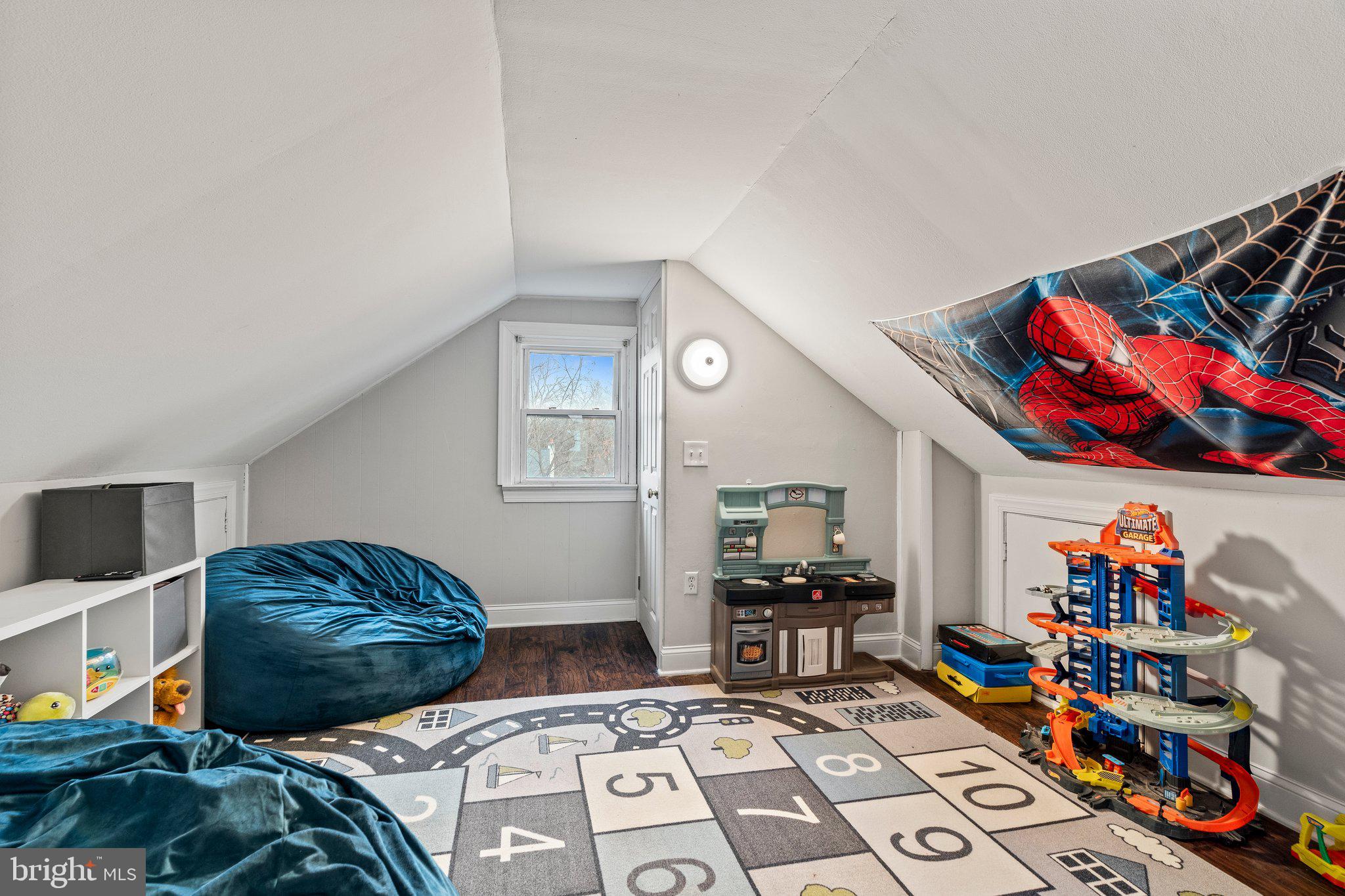 WINDSOR PASS - Residential