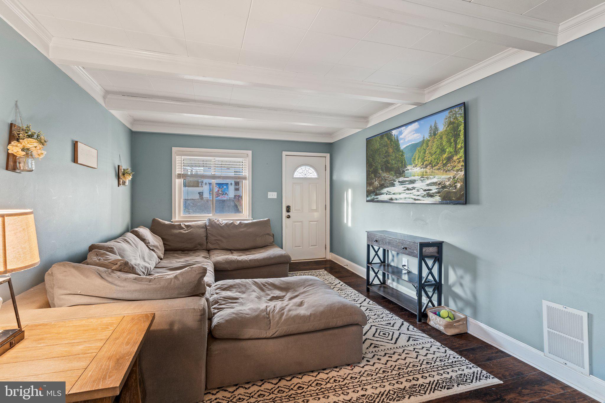 WINDSOR PASS - Residential