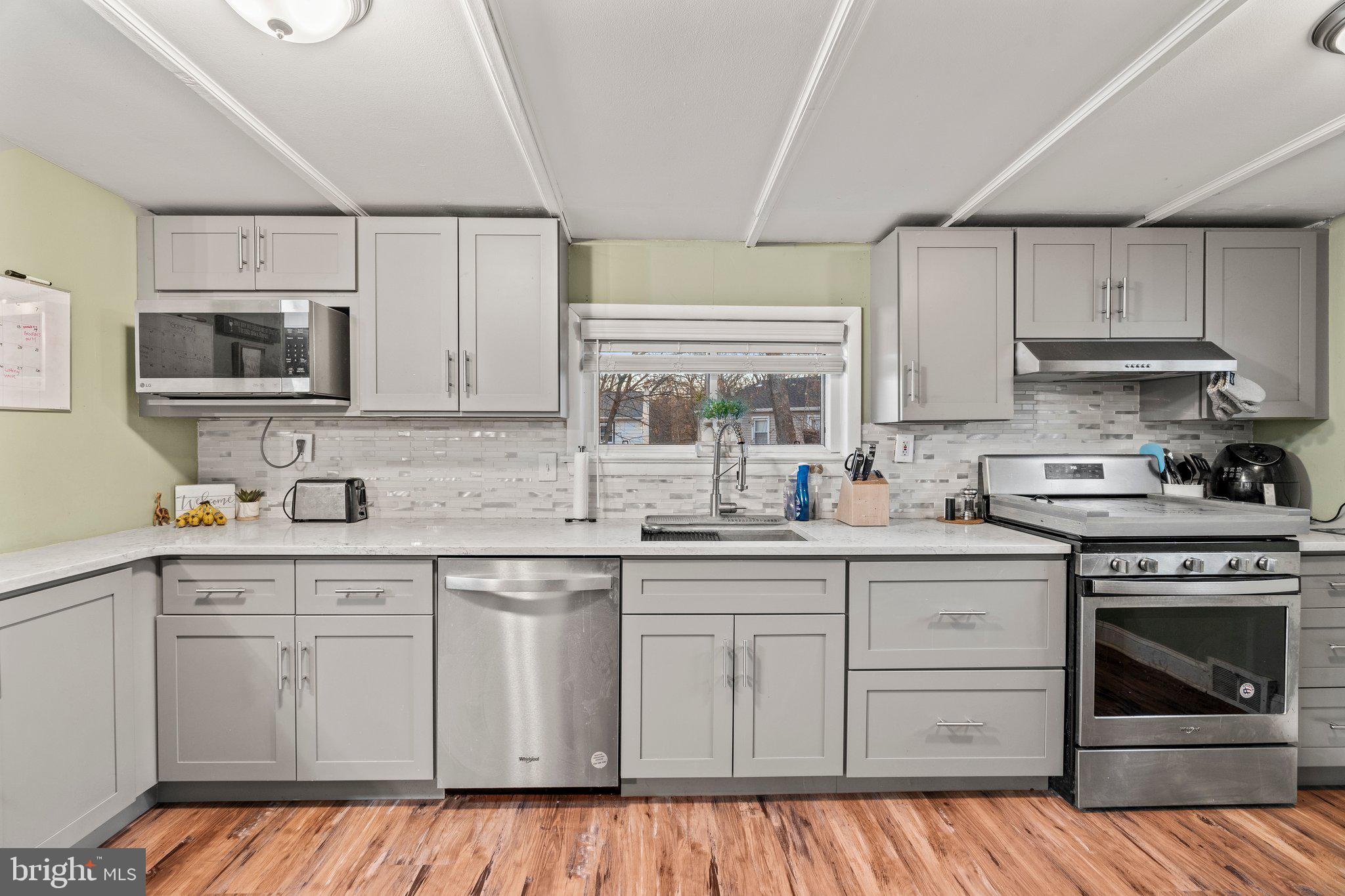 WINDSOR PASS - Residential