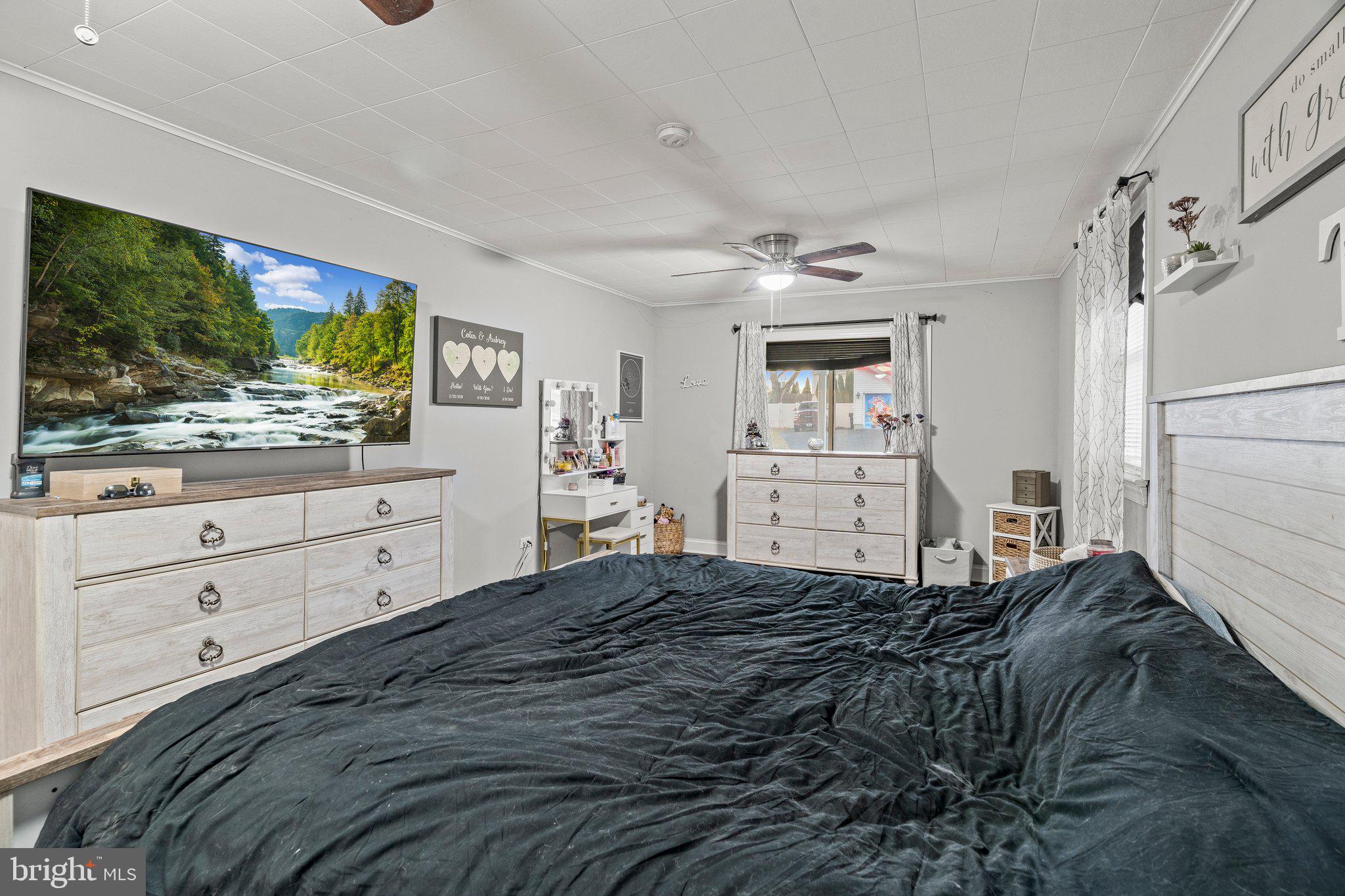 WINDSOR PASS - Residential