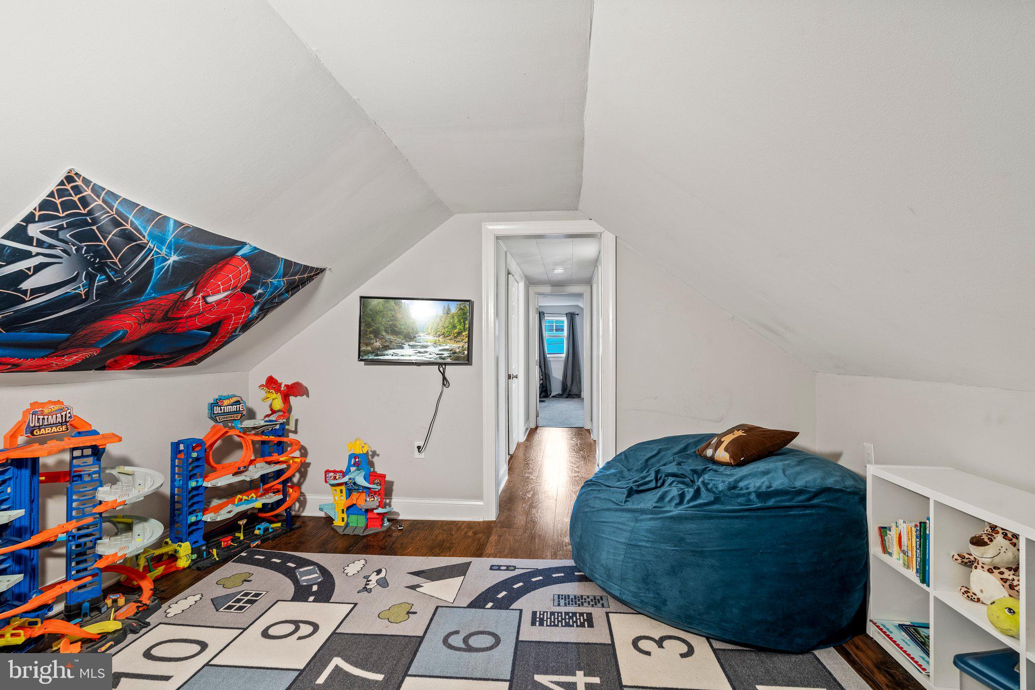 WINDSOR PASS - Residential