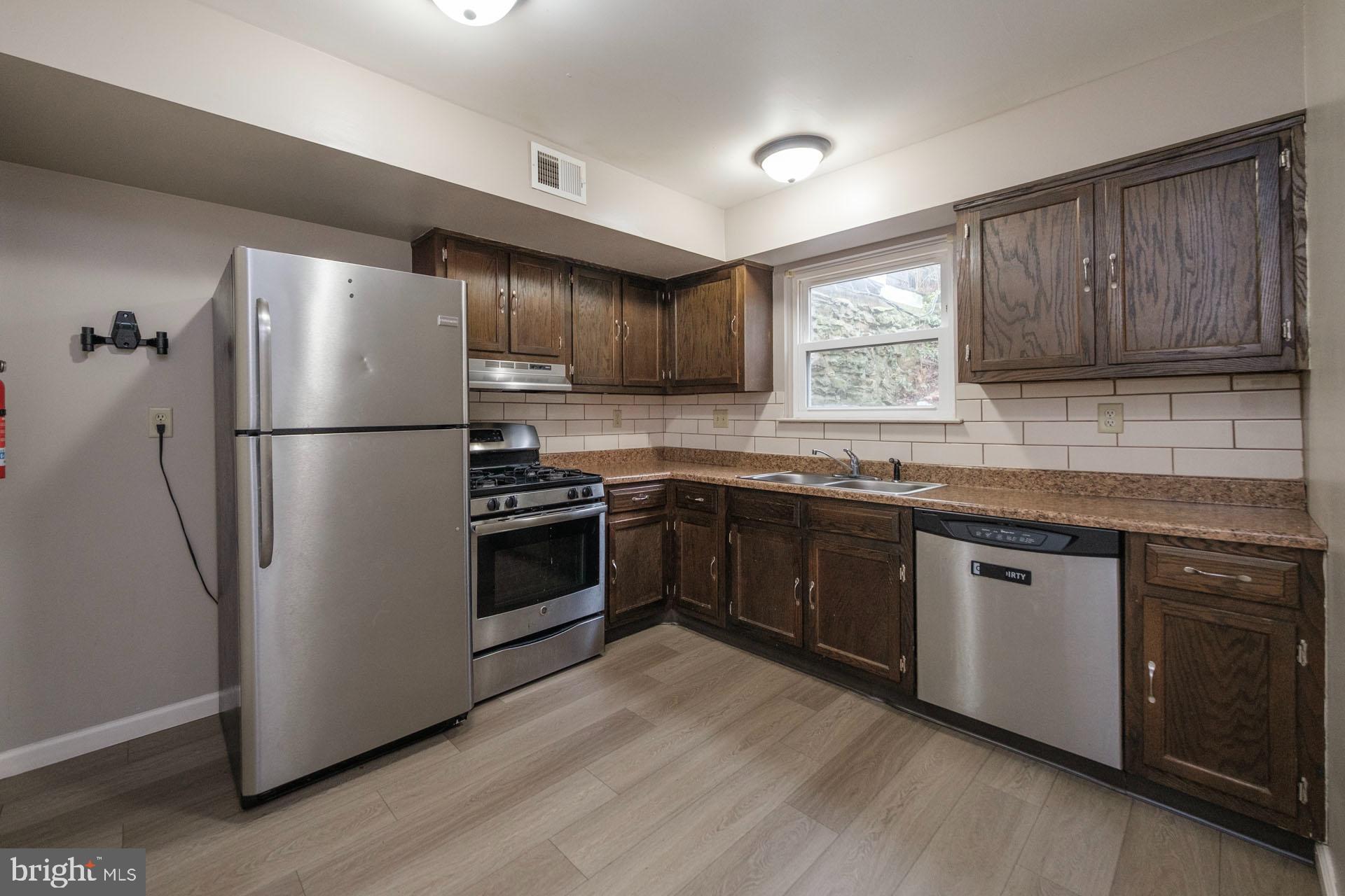 SUMMIT CHASE - Residential