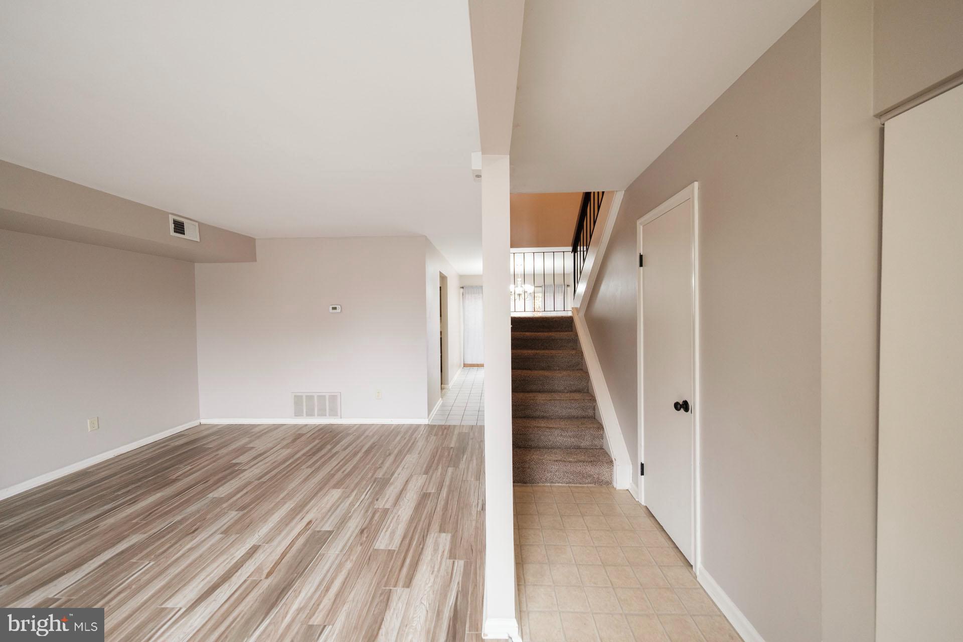 SUMMIT CHASE - Residential